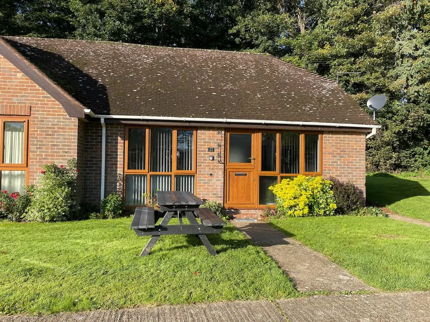 The Snug, A Peaceful, Comfy Sussex Cottage for 4 - Image 1