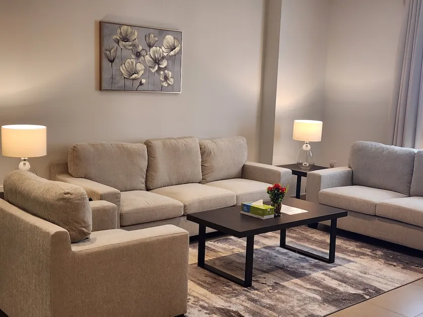 Sweet 1 Bedroom in Pearl with Balcony! 910 - Image 1