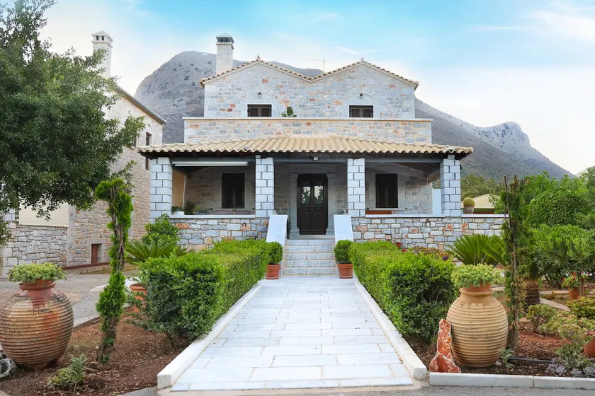 Thalori Retreat Areopoli - Image 1