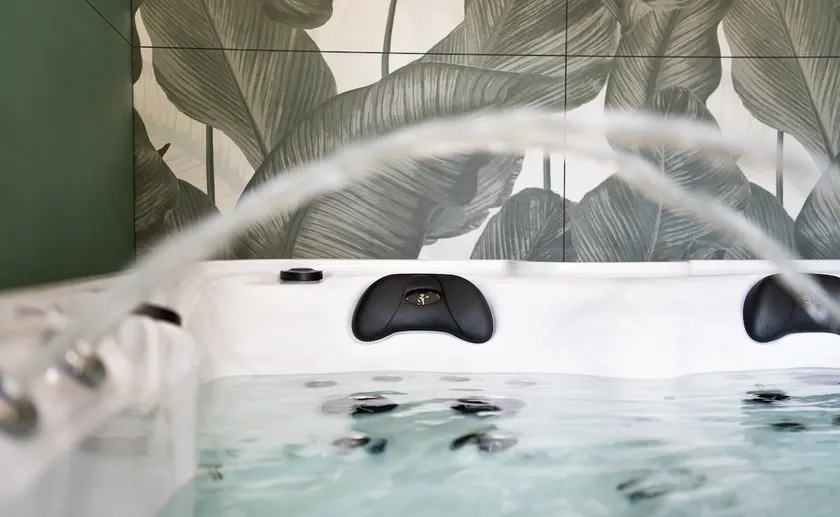 Bubbles of love - spa and sauna - Image 1