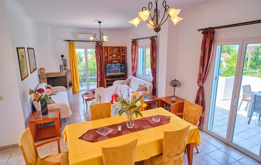 Roula's Studio & Apartment - Image 1