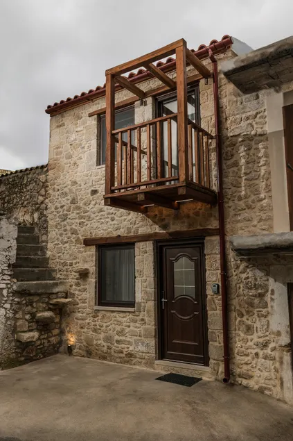 Orion traditional house - Image 1