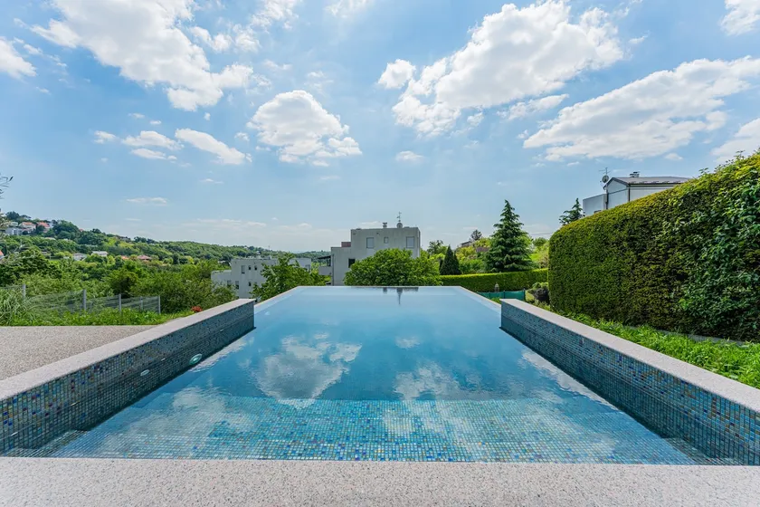 Flex SCINS 140 / Villa / Luxury / Private pool - Image 1