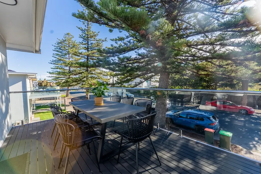 Seabreeze Townhouse - Image 1