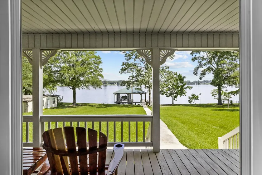 Neely Henry Lake Front Retreat - Image 1