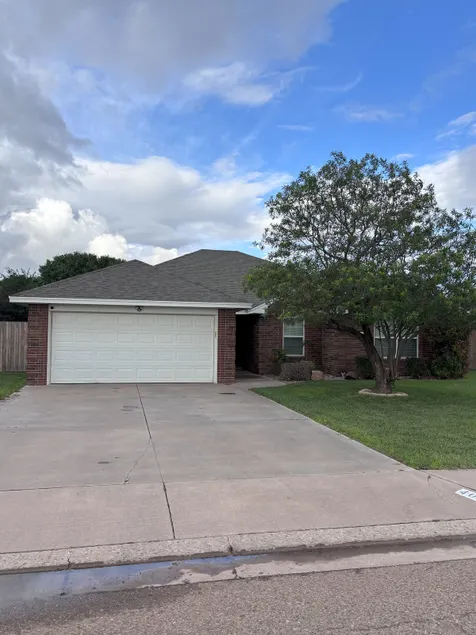 Spacious 4 BR Family Home - Image 1