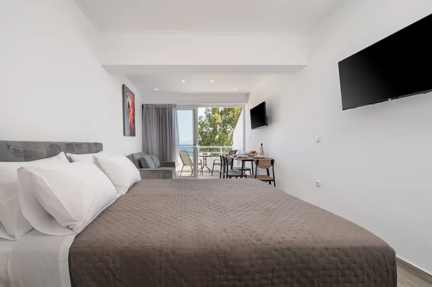 Kos Mare - Elegant Beachfront Stay - Image 1