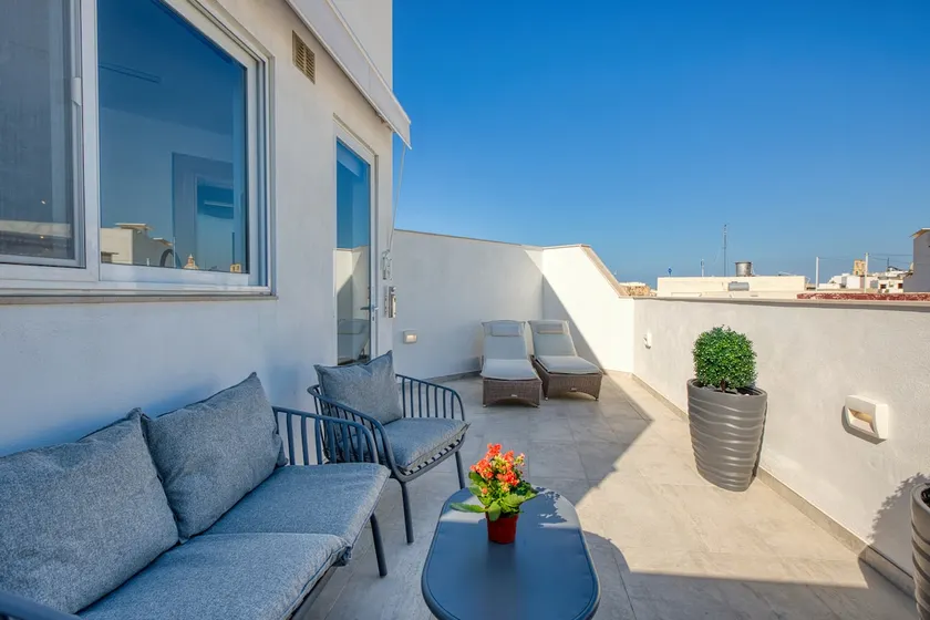 St Venera Penthouse 2 Balconies Big Screen TV - Image 1