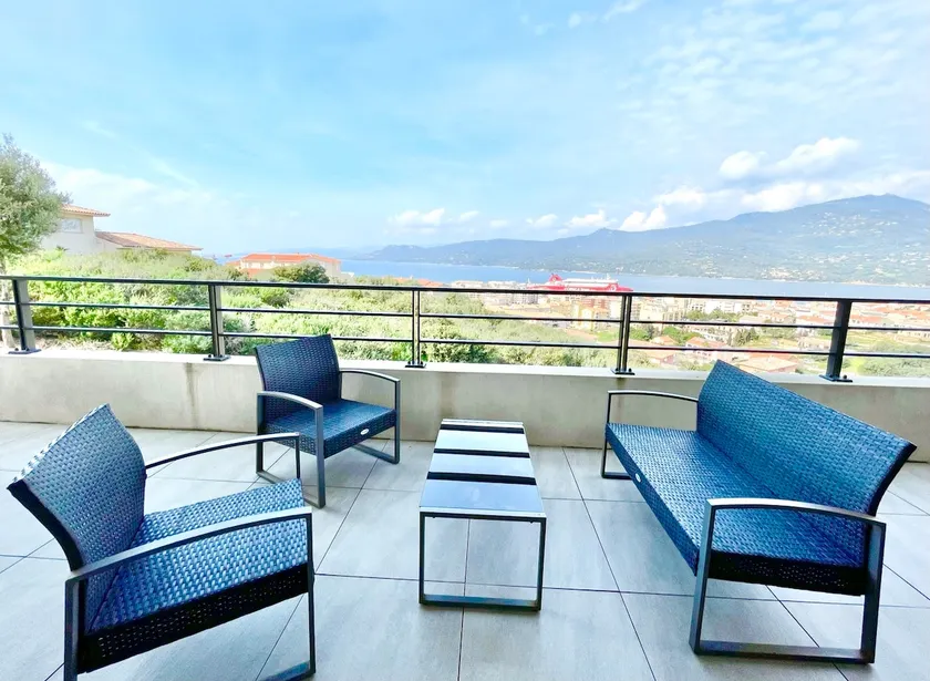 Corsica Apt Sea View AC Parking - Image 1