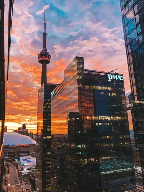 Cozy luxury 1 Bedroom & Office Maple Leaf Square - Image 1