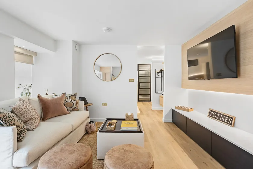 Plush 1 bed apartment | Central Totnes | Parking - Image 1