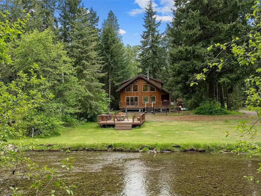Starlight Riverfront Lodge - Image 1