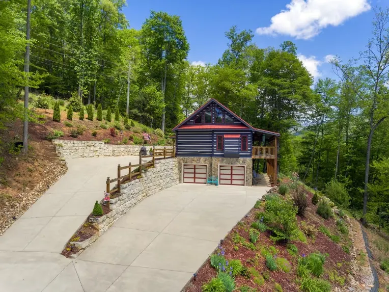 Mountain Cabin w/ Hot Tub, Views & Game Room - Image 1