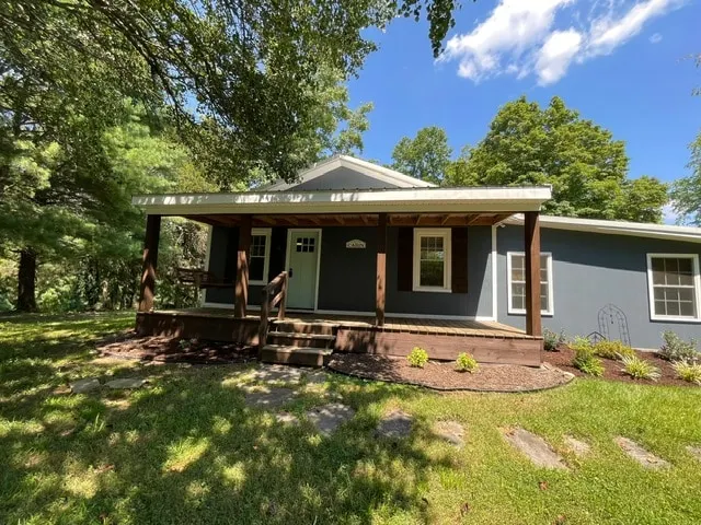 The Little Lake Cabin - Image 1