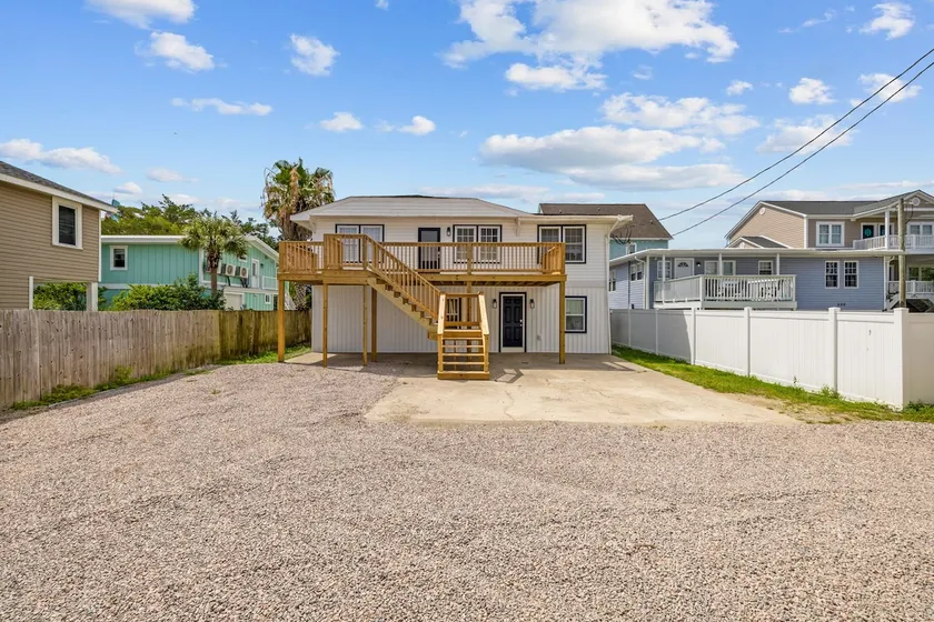 Entire 5BR Duplex Steps From Beach - Image 1