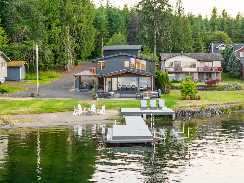 Calm Cove - Lakefront, Private Beach & Hot Tub - Image 1