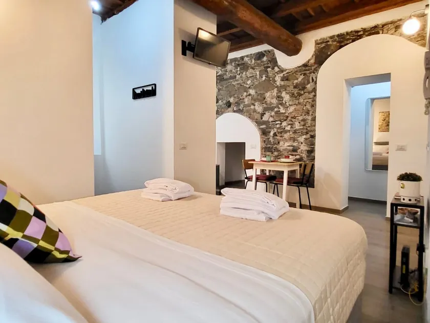 200 meters from Lake Como - Image 1