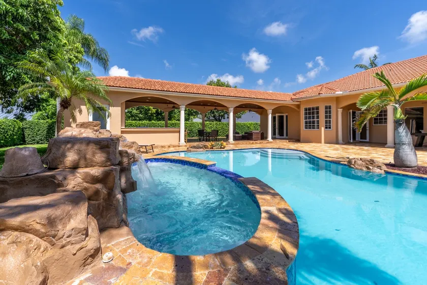 Private Villa • Pool & Waterfall - Image 1