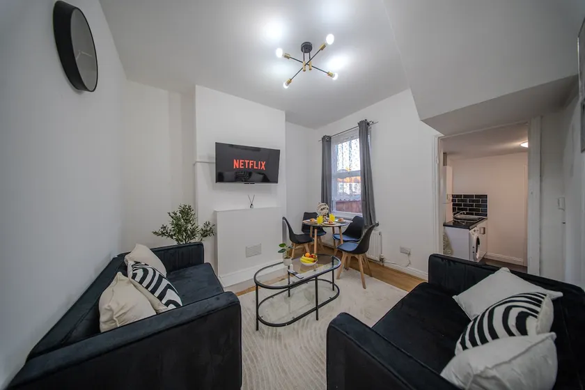 The Hampden House - Sleeps 7 - Image 1