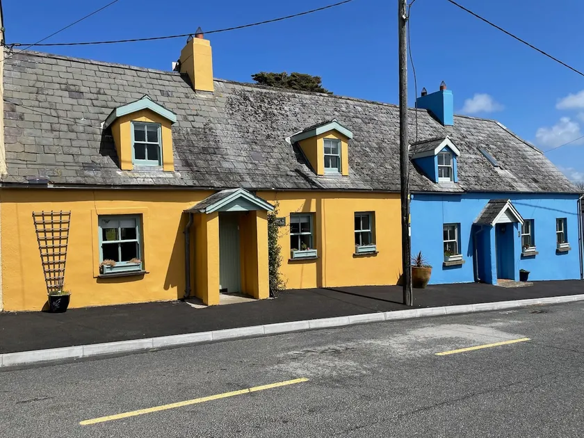 Browns Cottage in Annestown Village - Image 1