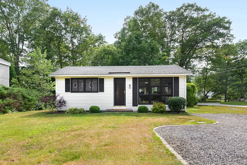 Rye Coastal Cottage |2BR| Dog-Friendly | Patio - Image 1