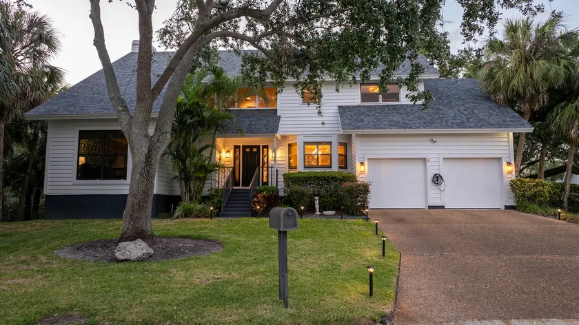 The Bayside Villa - Image 1