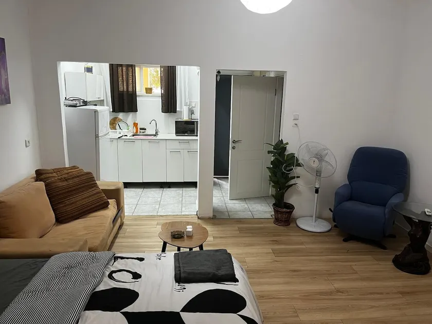 Mishmar HaGvul 9, Apartment 5 - Image 1
