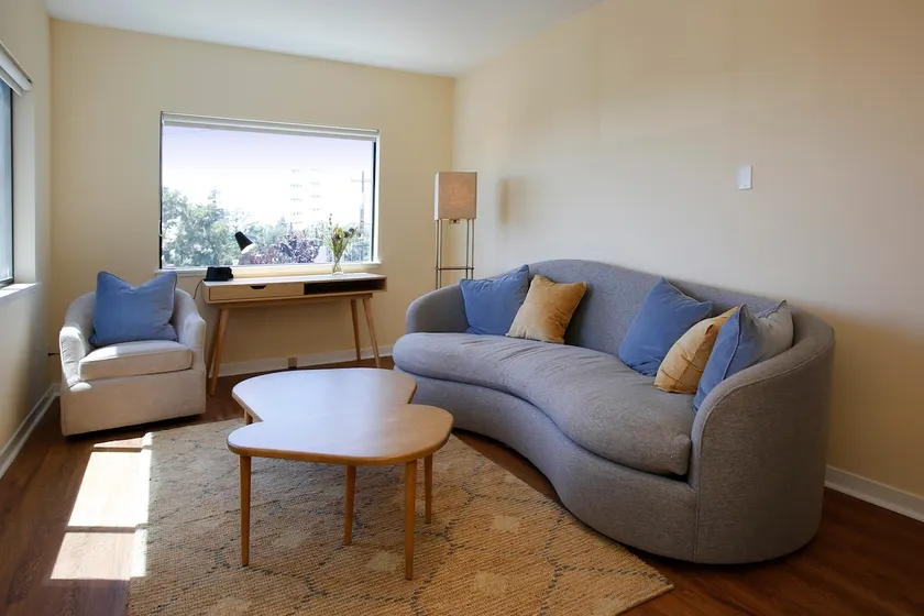 1BR | 1BA w/ Iconic Bay Views - Image 1