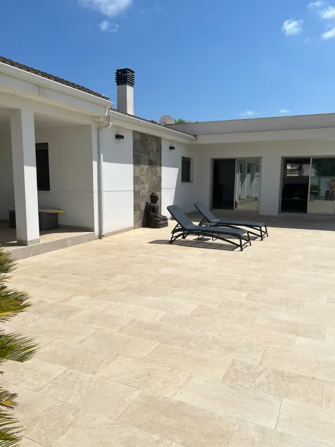 House for rent with pool - Image 1