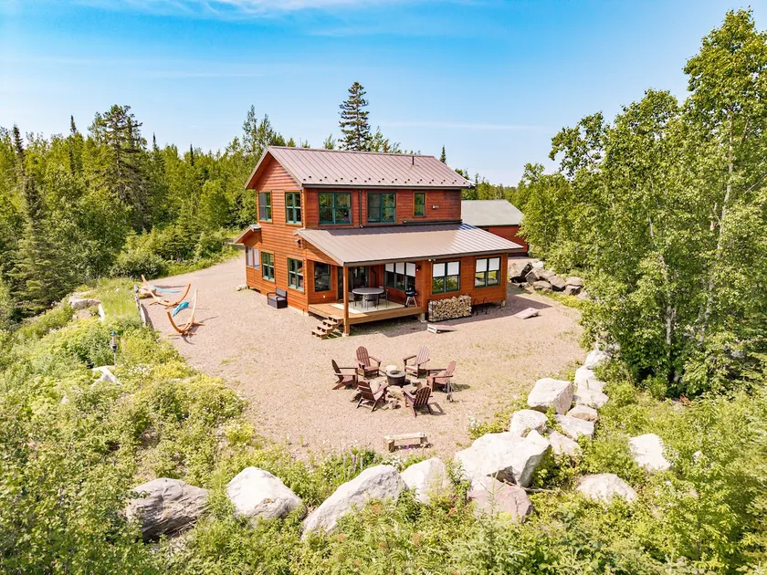 Secluded retreat - hot tub & breathtaking views! - Image 1