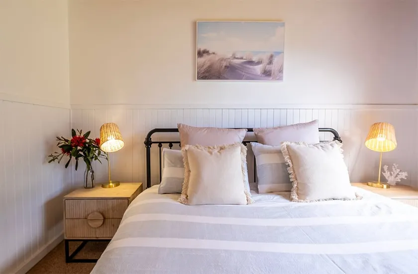 The Salty Whale - Blissful Coastal Escape - Image 1