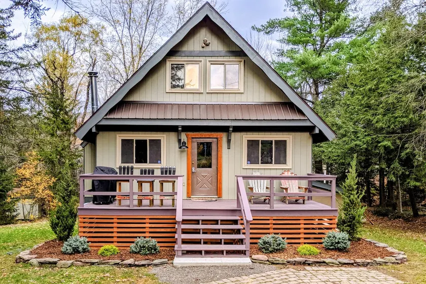 Hunter's Top Rated Airbnb - Best Location Steps from Lodge - Image 1