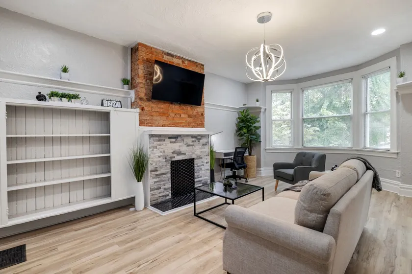 1BR in Highland Park – Comfy, Clean and Convenient - Image 1