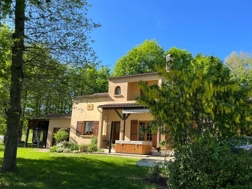 Country home with hot tub in Périgord Pourpre - Image 1