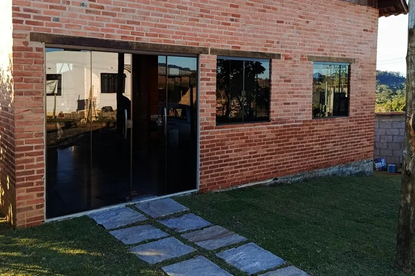 Pitangueiras Chalet - Image 1