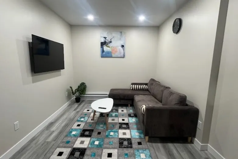 Brand new cozy suite - Image 1
