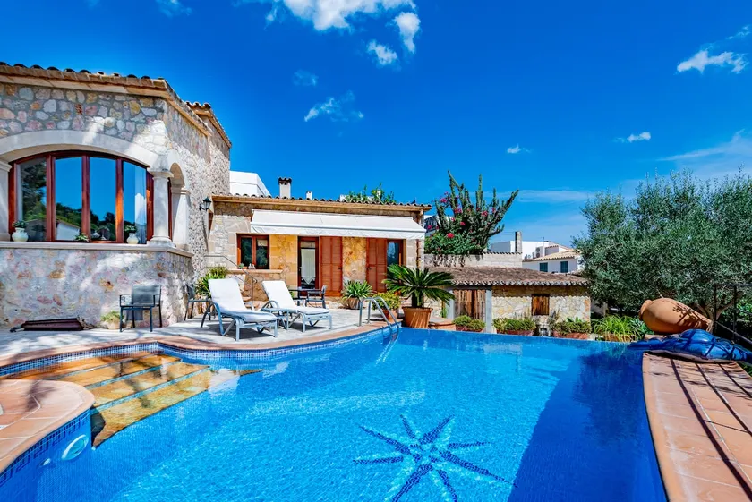 Villa in center of Pollensa with pool and jacuzzi - Image 1