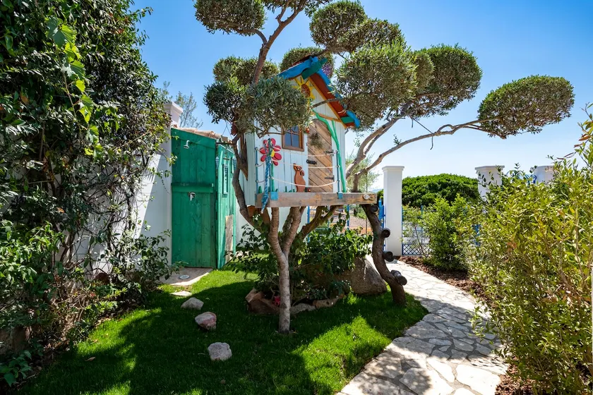 Loft 150 meters from the beach with treehouse - Image 1