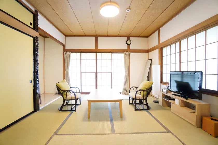 10 minutes walk from Nagano Station, 8 people can stay! (T-house) - Image 1