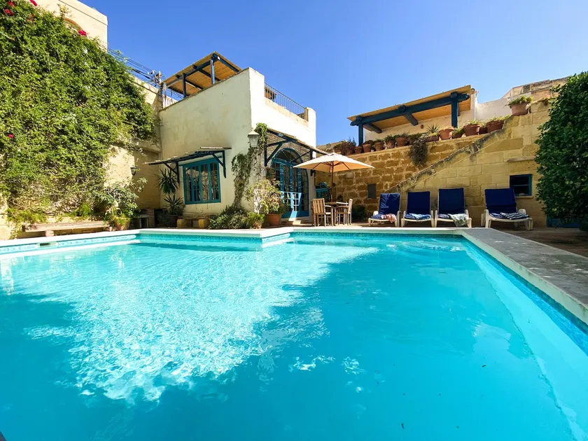 Charming, 300 year old traditional Farmhouse with private pool - Image 1