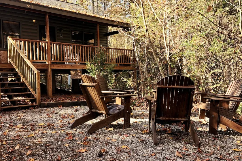 New Hot tub, Cabin, Wifi, Dog, Firepit Walk2Town - Image 1