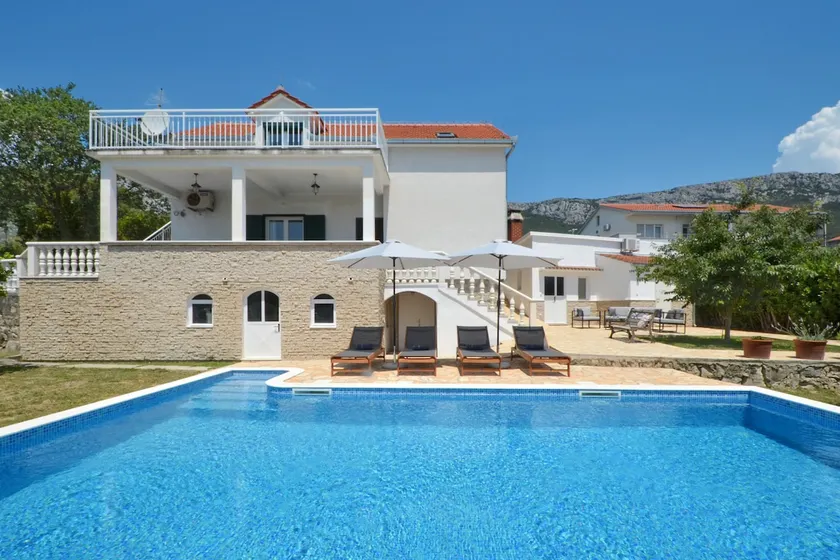Holiday Home Nevera - Image 1