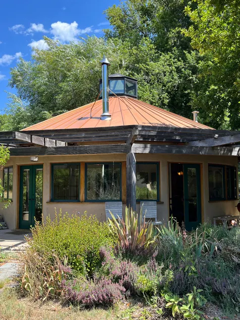 Artist/Work From Home Retreat - Image 1