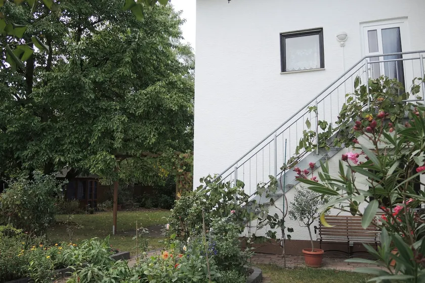 Friendly, comfortable apartment by the cherry tree - Image 1