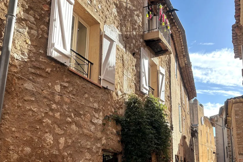Idyllic village house in the middle of Provence - Image 1