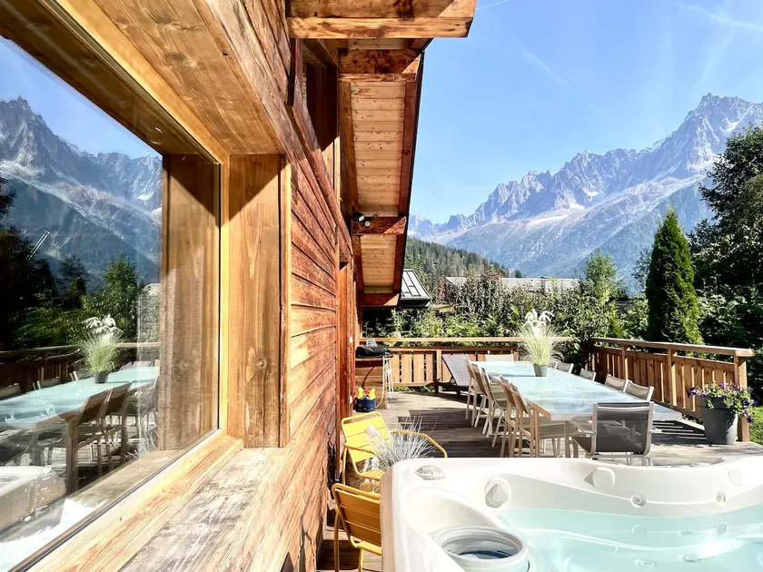 Chalet with hottub, in front of Mont Blanc... - Image 1