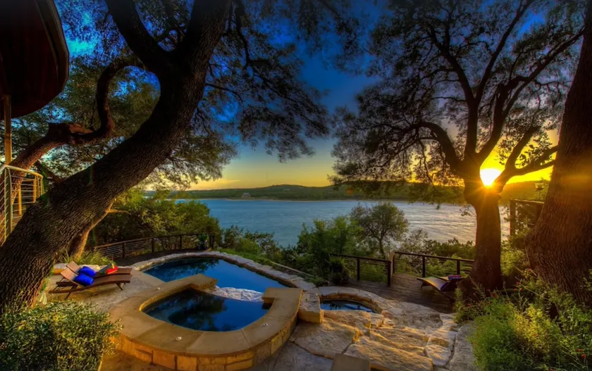 Epic Sunset! Pizza Oven Saltwater Pool Spa Kayaks - Image 1