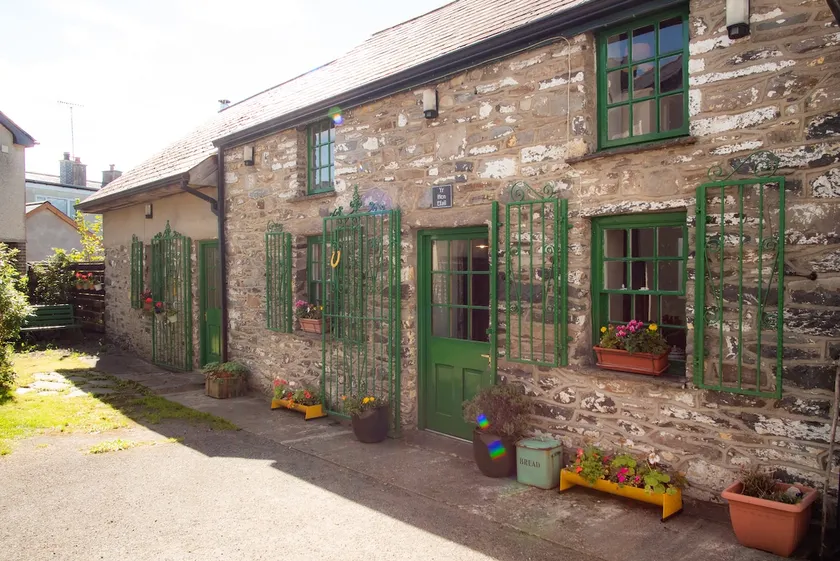 Hen Efail - Old Smithy - Image 1