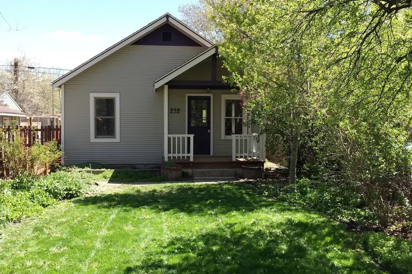 Old Town Home Perfect For Professionals and CSU - Image 1