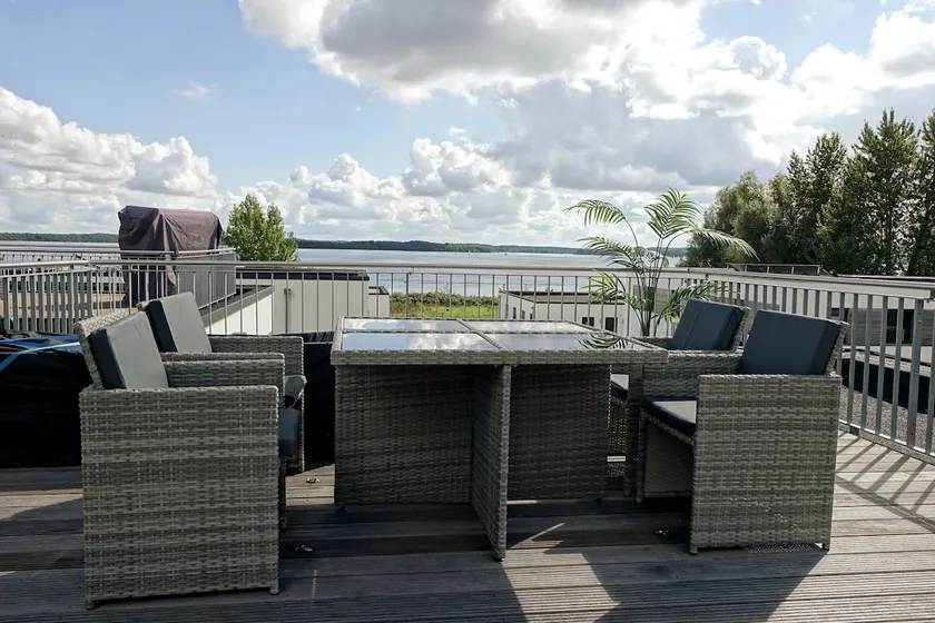 Lake oasis on Lake Schwerin with roof terrace - Image 1